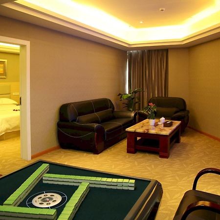 Jinyan Hotel Гуанджоу Екстериор снимка